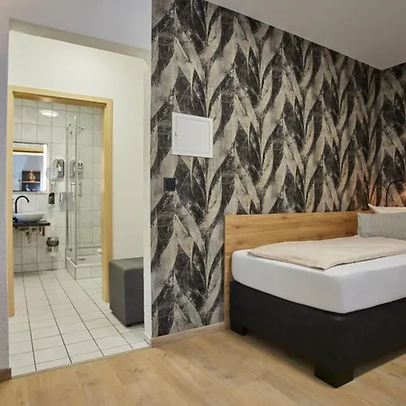 לינה וארוחת בוקר Rosenstein 3*