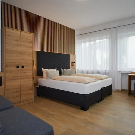 לינה וארוחת בוקר Rosenstein Heubach (Baden-Wurttemberg)