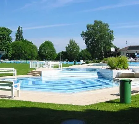 Rosenstein לינה וארוחת בוקר 3*