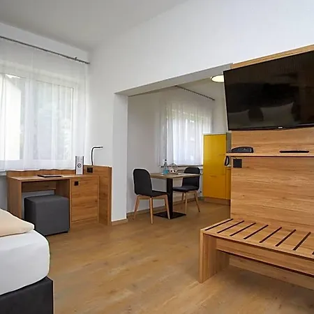Rosenstein Bed and breakfast 3*